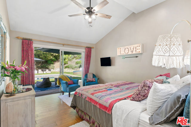 30603 El Sueno Drive, Malibu CA: https://media.crmls.org/mediaz/3ea052bd-bdeb-436a-b9d9-36d11d0f19ef.jpg