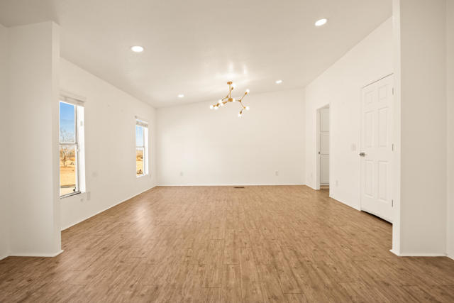 62851 Aberdeen Drive, Joshua Tree CA: https://media.crmls.org/mediaz/3ea099c4-a9a4-4473-83d1-f6f7fe0cb889.jpg
