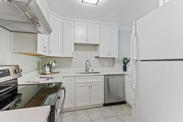 1743 Carmel Dr, Walnut Creek CA: https://media.crmls.org/mediaz/3ea0eea9-a369-4d52-8128-2d9fd4b9ad9e.jpg