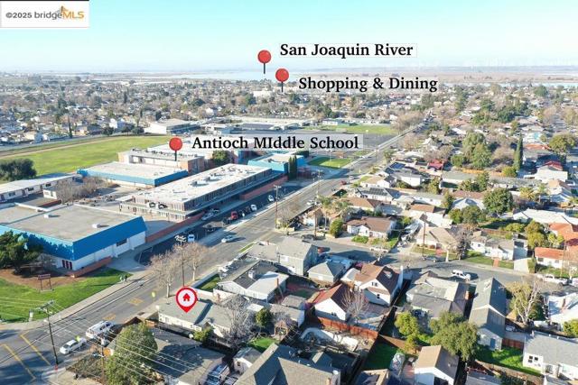 1711 D St, Antioch CA: https://media.crmls.org/mediaz/3ea1fbb3-4492-4265-99b6-e44eabca9a46.jpg