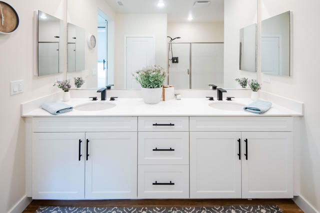 42695 Torno Place, Indio CA: https://media.crmls.org/mediaz/3ea208de-4f1a-486f-8c6b-2b3297ccf1c2.jpg