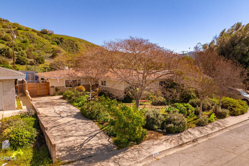 616 Island View Street