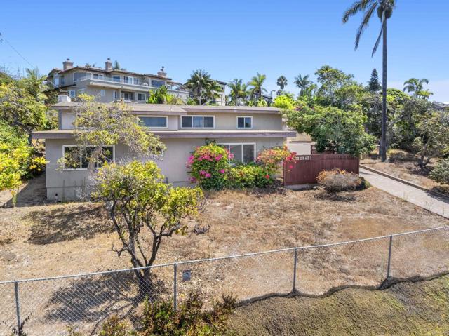 Detail Gallery Image 3 of 21 For 747 Hygeia Ave, Encinitas,  CA 92024 - 3 Beds | 3 Baths