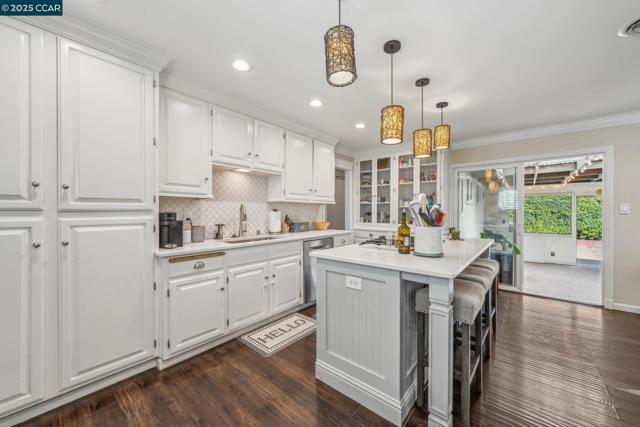 822 Cortez Ct, Livermore CA: https://media.crmls.org/mediaz/3ea3e6ba-c07d-4369-9227-5c69e0239f06.jpg
