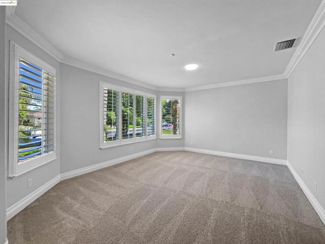 1127 Santa Margherita Way, Brentwood CA: https://media.crmls.org/mediaz/3ea44443-58ce-4aeb-8e68-b7c976fa736e.jpg