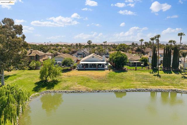 5521 Lanai Ct, Discovery Bay CA: https://media.crmls.org/mediaz/3ea473e4-4922-48e7-b73e-6bd2dde3620d.jpg