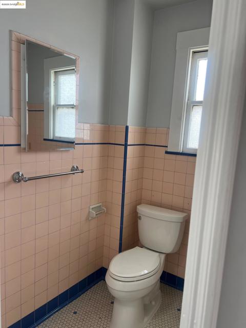 863 40th St., Oakland CA: https://media.crmls.org/mediaz/3ea4a6ae-f47a-469b-940b-9f52ff5af3bd.jpg