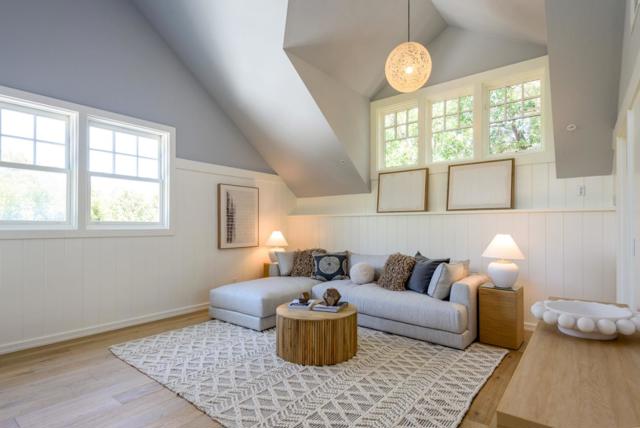 602 Vista Drive, Redwood City CA: https://media.crmls.org/mediaz/3ea4ca26-9c2f-4130-b71f-dd003d09a69e.jpg
