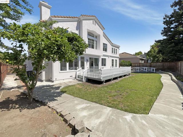 5214 Pavilion Ct, Fairfield CA: https://media.crmls.org/mediaz/3ea4e81f-0bfc-4cb0-9c51-cd7fddbf5b99.jpg
