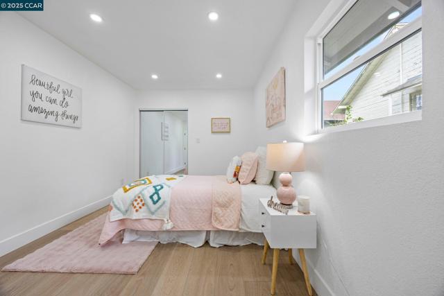 2133 39Th Ave, Oakland CA: https://media.crmls.org/mediaz/3ea5acc0-6b3a-4dde-b515-9bf93f0a5aee.jpg