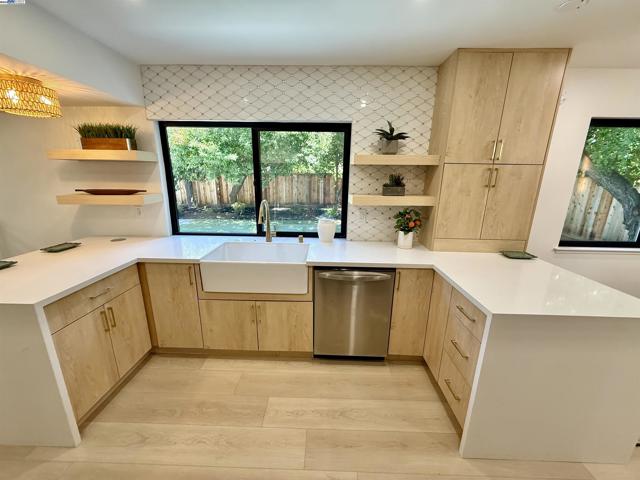 1926 Paseo Del Cajon, Pleasanton CA: https://media.crmls.org/mediaz/3ea66b2c-f420-4c4f-a68e-28b51412ab92.jpg