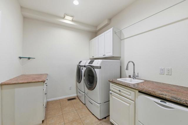 1129 Foxhurst Way, San Jose CA: https://media.crmls.org/mediaz/3ea688f0-3a54-4943-85b2-4586df05d2c4.jpg