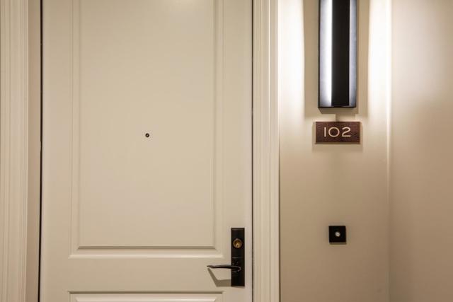 100 1st Street, Los Altos CA: https://media.crmls.org/mediaz/3ea6d041-cfbc-41ab-9038-52cef482077e.jpg