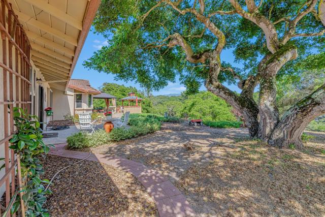 19225 Reavis Way, Salinas CA: https://media.crmls.org/mediaz/3ea7176a-906b-4c28-9090-deebd72dad57.jpg