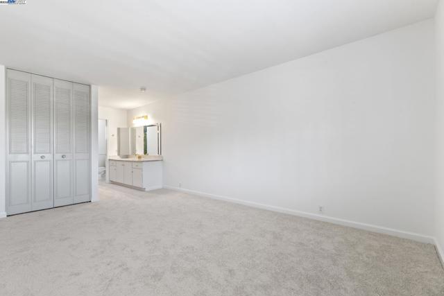 1927 Foxswallow Cir, Pleasanton CA: https://media.crmls.org/mediaz/3ea73ab2-d5c8-4615-9d38-645c4ce3c082.jpg