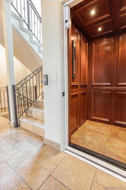 34 The Point, Coronado CA: https://media.crmls.org/mediaz/3ea75be4-bcc9-4e05-b16d-b025beca0f73.jpg