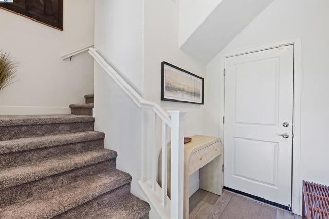 29231 Hub Ct, Hayward CA: https://media.crmls.org/mediaz/3ea775a7-aafb-416a-a265-4caefc9203b5.jpg