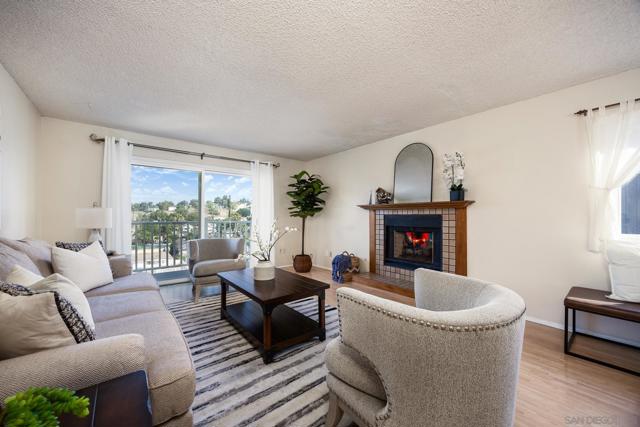 1180 Evelyn St, San Diego CA: https://media.crmls.org/mediaz/3ea77917-2f2f-4a15-9006-658cdb4f3237.jpg