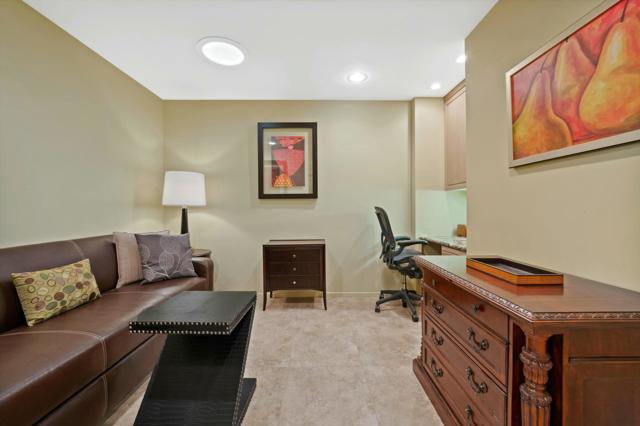 10 Colgate Drive, Rancho Mirage CA: https://media.crmls.org/mediaz/3ea781aa-76e7-4e36-9e61-6831acbc9e1c.jpg