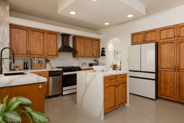 201 Augusta Drive, Palm Desert CA: https://media.crmls.org/mediaz/3ea8dcf1-2425-4e4c-8814-368c17ab331e.jpg