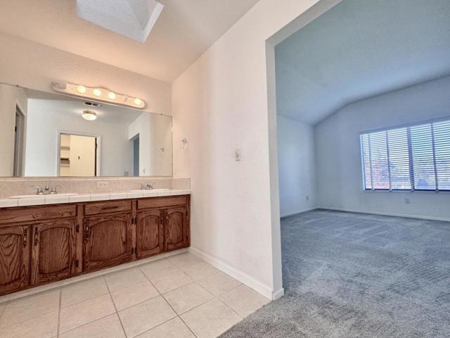 808 Duffin Drive, Hollister CA: https://media.crmls.org/mediaz/3ea9ce40-e053-4755-9f68-a1e67c8b0022.jpg