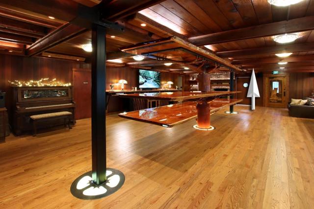 16770 Redwood Lodge Road, Los Gatos CA: https://media.crmls.org/mediaz/3eaa03ce-7522-4098-a559-832ae676eeb3.jpg