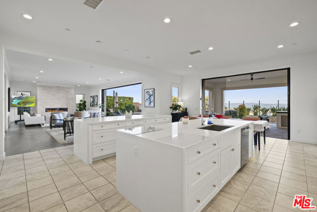 20162 W Cromwell Way, Porter Ranch CA: https://media.crmls.org/mediaz/3eaa0a47-cbad-4177-9f6b-882b5f460a32.jpg