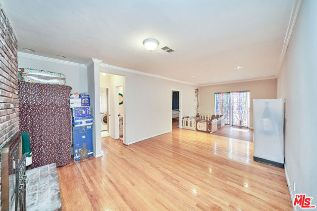 4930 Ramsdell Avenue, La Crescenta CA: https://media.crmls.org/mediaz/3eaa803c-2c55-4650-9c24-d760c24fd79c.jpg