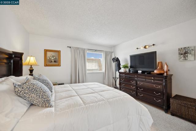14295 Doolittle Dr, San Leandro CA: https://media.crmls.org/mediaz/3eaac2b9-b60c-48b3-a1b0-3516ebb565af.jpg