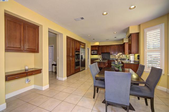 5481 Aspen St, Dublin CA: https://media.crmls.org/mediaz/3eab5f40-d389-49fb-bb25-3588cd9a1b33.jpg