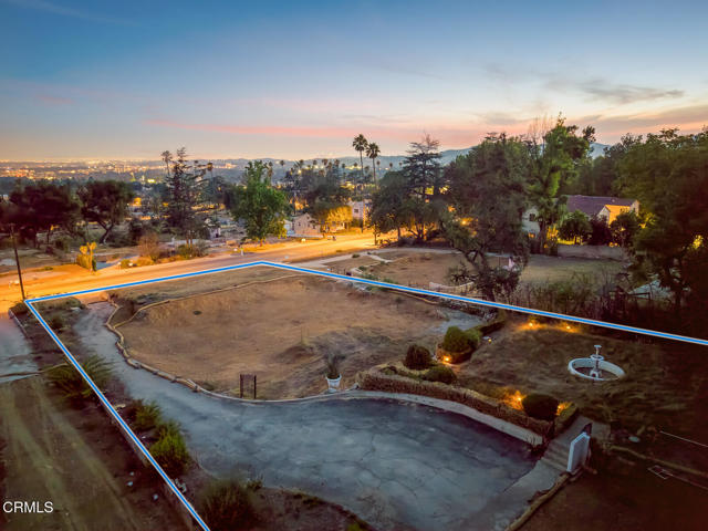 1145 E Altadena Drive, Altadena CA: https://media.crmls.org/mediaz/3eabb3f4-bf5b-4f0e-855a-50290a48badb.jpg