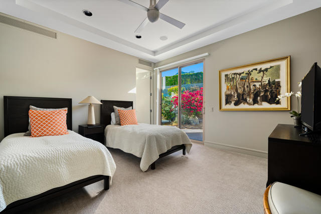 45 Mirada Circle, Rancho Mirage CA: https://media.crmls.org/mediaz/3eabf1d7-acf0-4140-8b75-f120592120f2.jpg