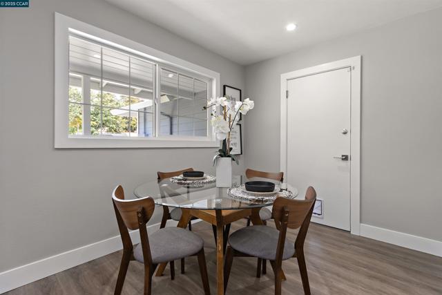 225 Babette Ct, Pleasant Hill CA: https://media.crmls.org/mediaz/3ead33fc-aa1a-44b1-9db1-14f2905e8f50.jpg