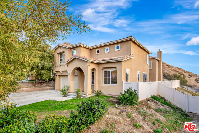 15624 Derrico Lane, Canyon Country CA: https://media.crmls.org/mediaz/3ead3592-66bd-4935-95f9-4d5b8248228b.jpg