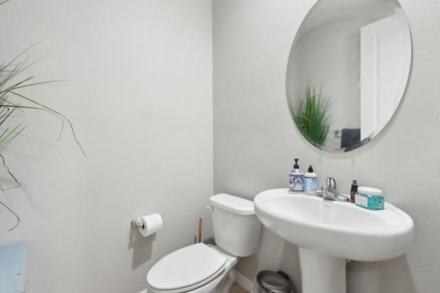 545 Shearwater Street, Hollister CA: https://media.crmls.org/mediaz/3ead8643-5ad1-4362-9b9b-cdf69b38d404.jpg