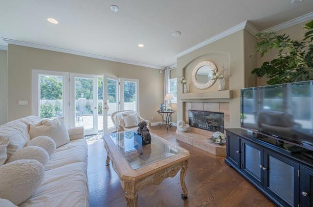 471 El Dorado Street, Monterey CA: https://media.crmls.org/mediaz/3ead9e60-6722-4709-a275-8555e048a77e.jpg