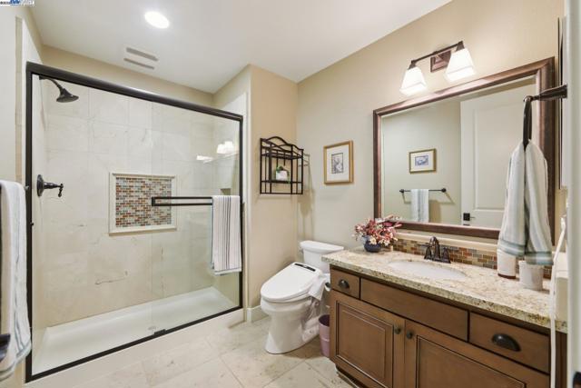 3885 Highpointe Ct, Dublin CA: https://media.crmls.org/mediaz/3eae278c-ab15-4c33-acdd-d919f7a054ed.jpg