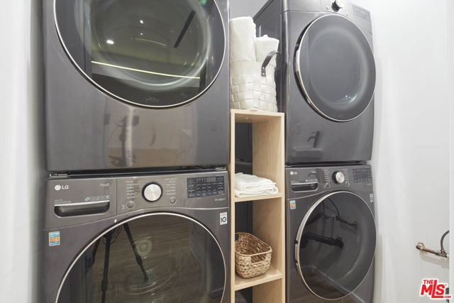 4338 Huntley Avenue, Culver City CA: https://media.crmls.org/mediaz/3eae3ec4-bde6-4641-93ae-af2d59b6ef17.jpg
