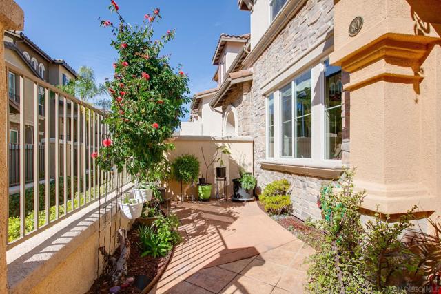 16913 New Rochelle Way, San Diego, California 92127, 3 Bedrooms Bedrooms, ,2 BathroomsBathrooms,Townhouse,For Sale,New Rochelle Way,250019885SD