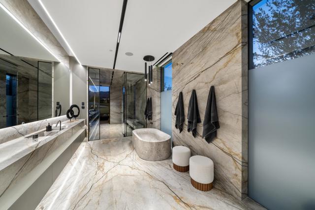 Image 20 of 46 For 74305 Desert Oasis Trail