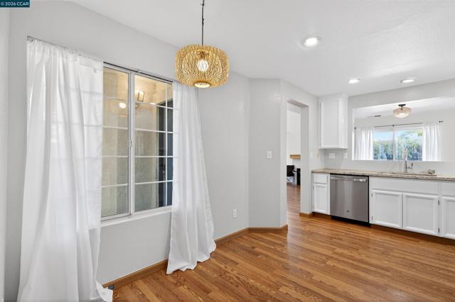 1758 Nandina Ct, Antioch CA: https://media.crmls.org/mediaz/3eb0b5db-1f7a-49dc-be39-558d09c237c8.jpg