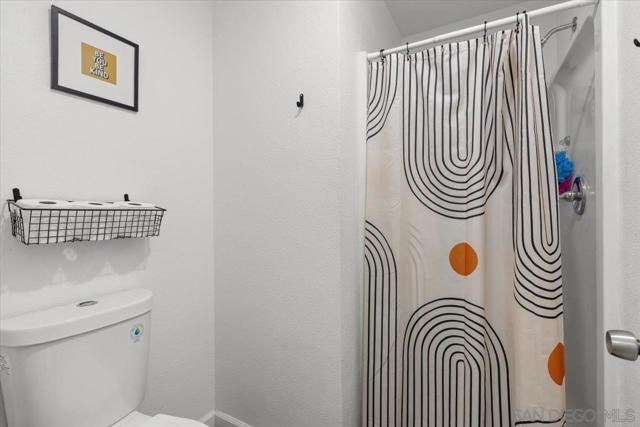 2305 Nueces Ln, Spring Valley CA: https://media.crmls.org/mediaz/3eb118a5-1e42-4c51-8126-cf4f04de32c7.jpg