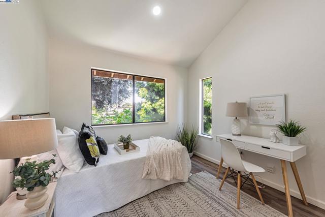 3810 Burton Cmn, Fremont CA: https://media.crmls.org/mediaz/3eb1e2d1-8376-421b-8f84-52dcc078f9e8.jpg