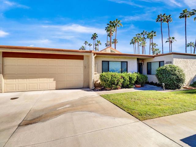 2371 Via Sonoma, Palm Springs CA: https://media.crmls.org/mediaz/3eb1f6ae-be55-4520-abd8-e94d58a05d69.jpg