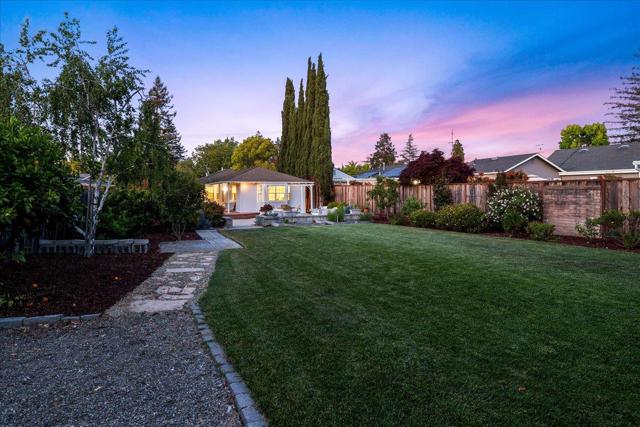244 Hillview Avenue, Redwood City CA: https://media.crmls.org/mediaz/3eb205c6-ea27-4808-a204-dfa1540d29d3.jpg