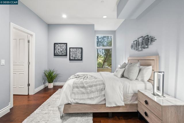 102 Barbara Rd, Orinda CA: https://media.crmls.org/mediaz/3eb20fe9-9aff-4b46-8292-e2a34a97ca6a.jpg