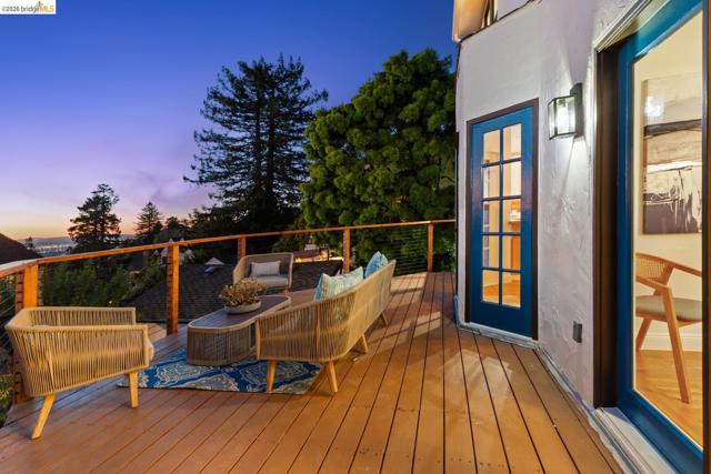 758 Spruce St, Berkeley CA: https://media.crmls.org/mediaz/3eb230a0-b86e-4421-af91-0b694c73779a.jpg