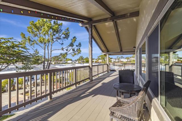 22 Canada Cove Avenue, Half Moon Bay CA: https://media.crmls.org/mediaz/3eb25a76-dcdf-4d05-87e7-02bba84c468c.jpg