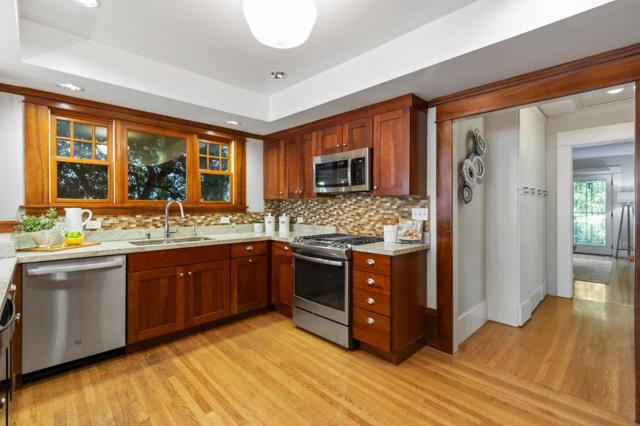 221 Grand Street, Redwood City CA: https://media.crmls.org/mediaz/3eb2e30d-54d0-4fe5-9156-d7e8a479a8c5.jpg
