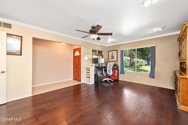 1122 Canterford Circle, Westlake Village CA: https://media.crmls.org/mediaz/3eb3cb2d-6cd8-4d1c-b146-0fbac854743e.jpg